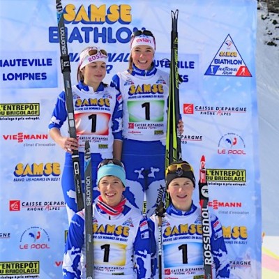 Audrey Zurfluh (en haut à gauche) avec ses coéquipiers sur le podium